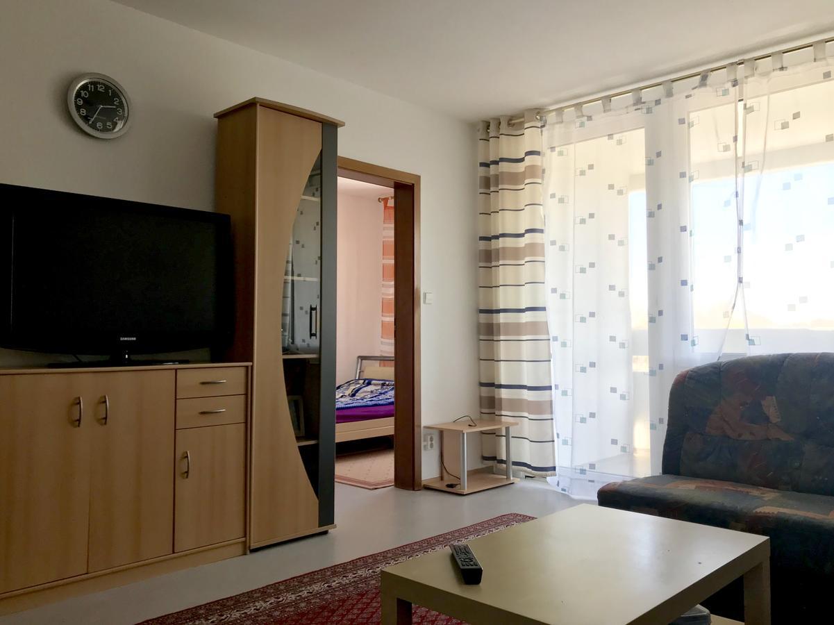 Profair Near Fairgrounds- Entrance Sud Apartment *