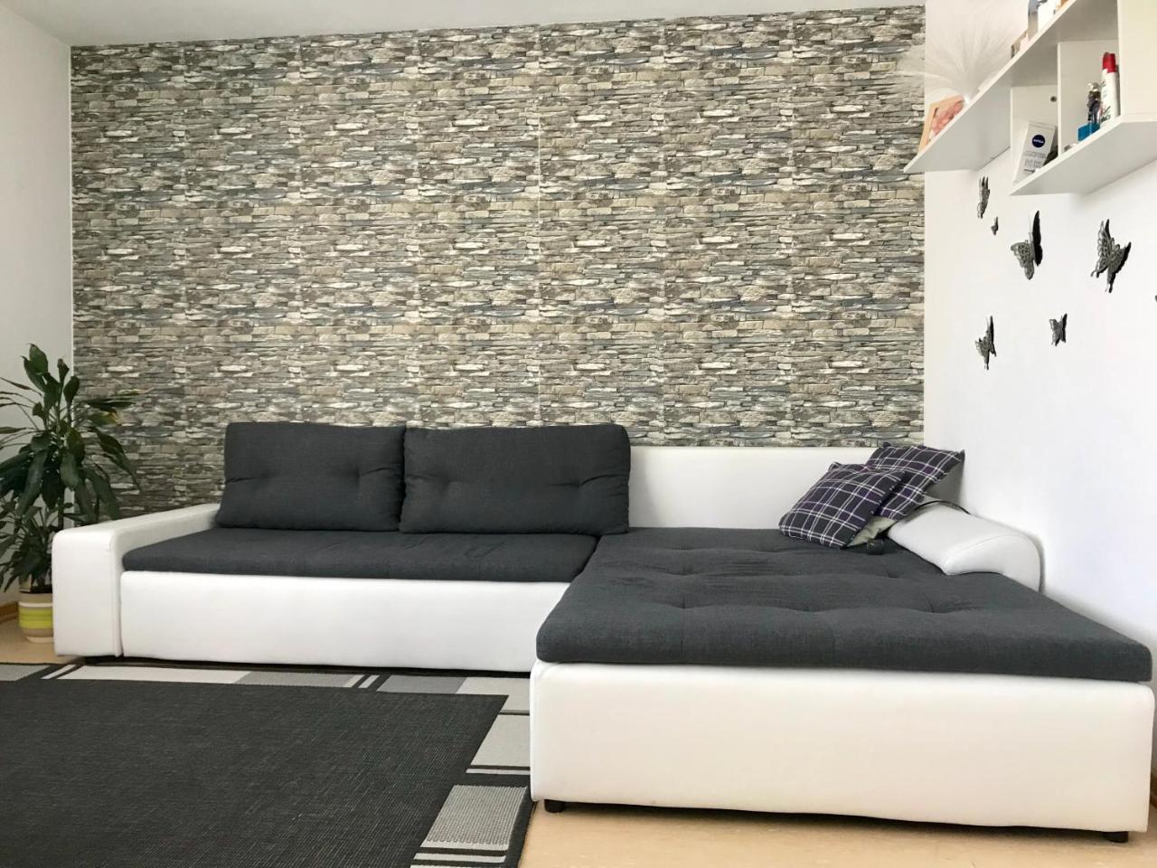Apartment Profair Near Fairgrounds- Entrance Sud