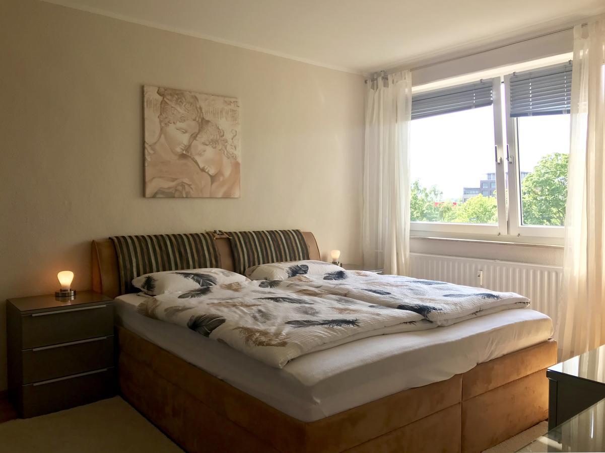 Profair Near Fairgrounds- Entrance Sud * Hannover