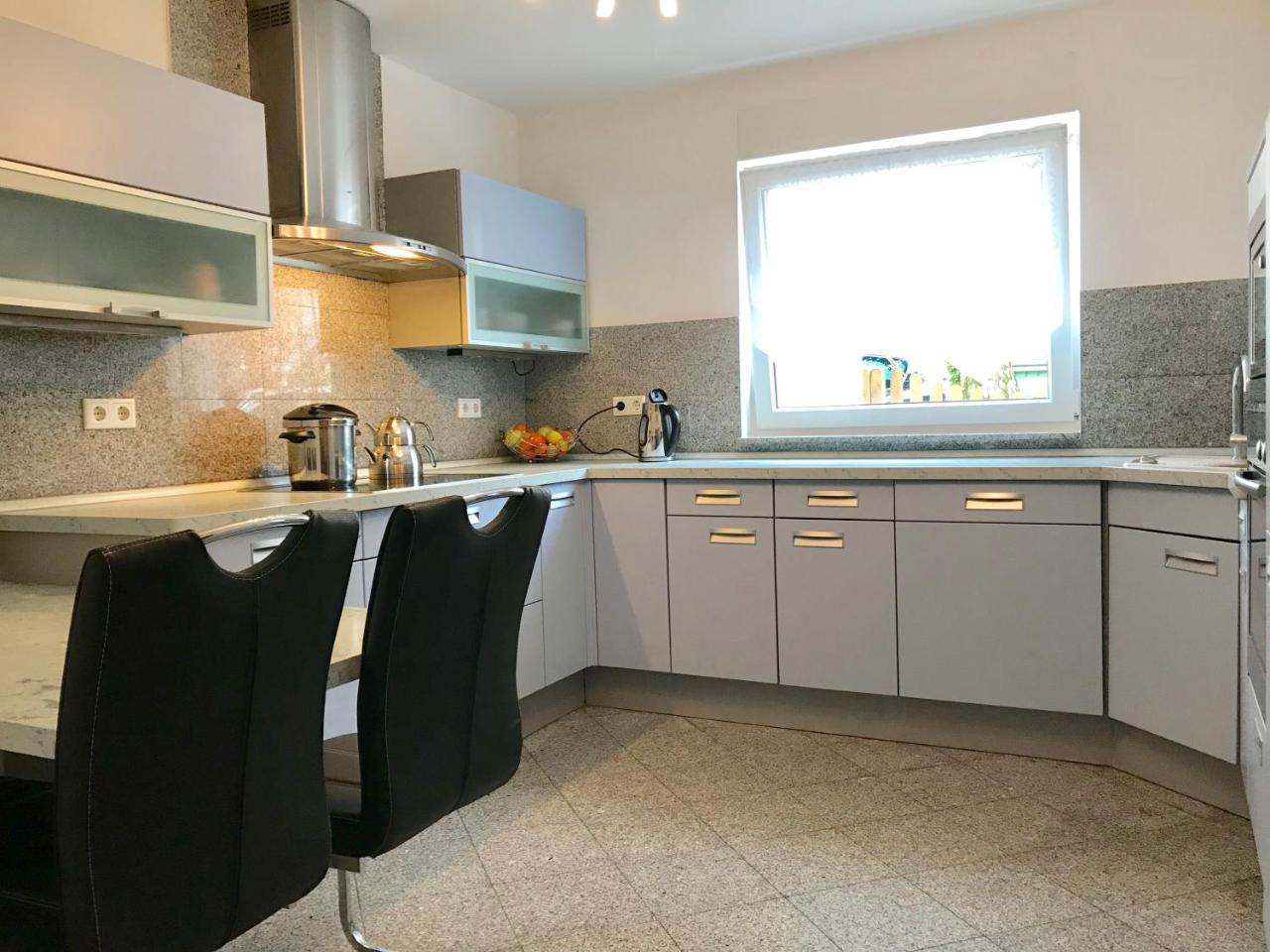 Apartment Profair Near Fairgrounds- Entrance Sud *